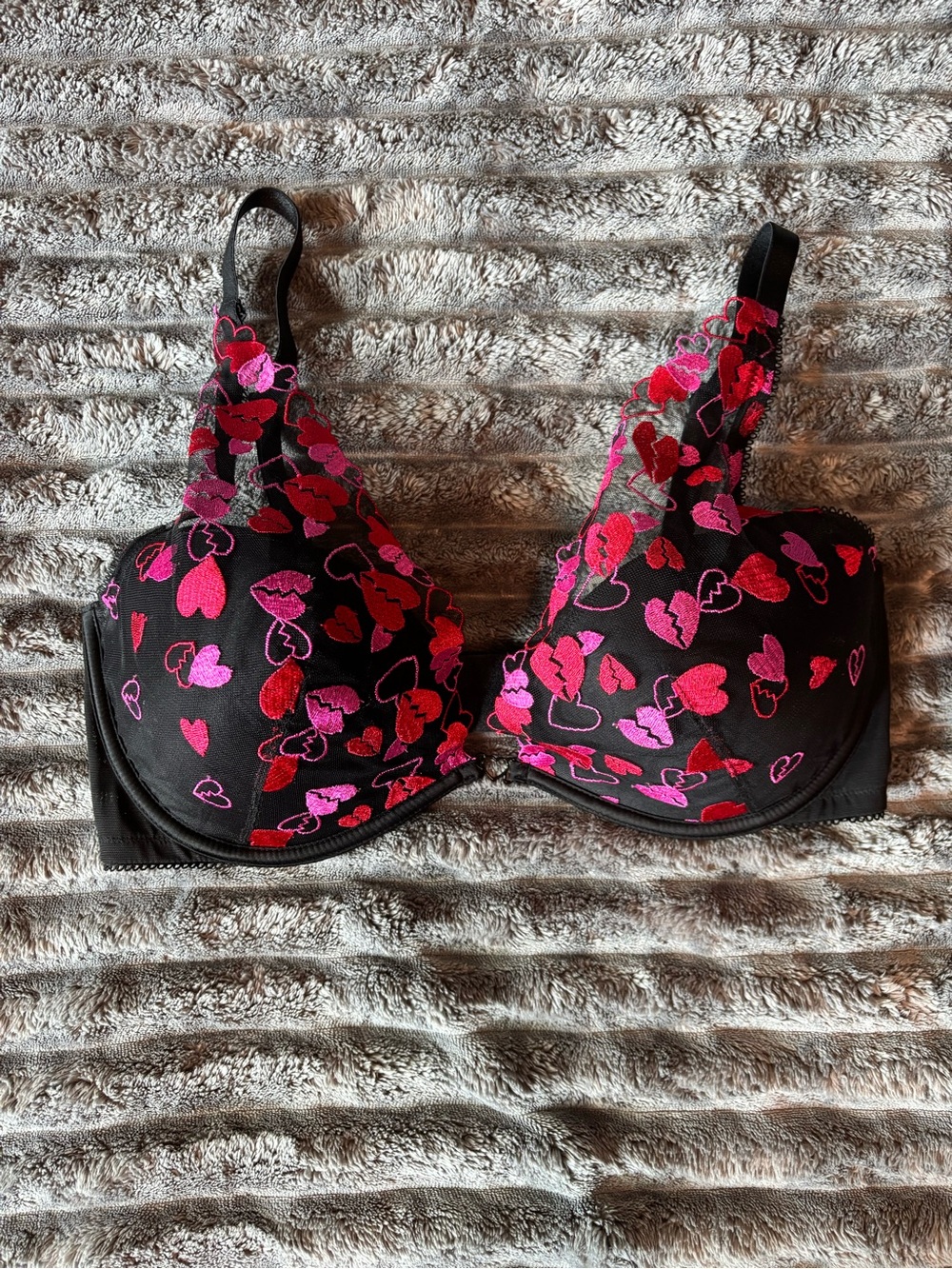 VS PINK Black Underwire Plunge Bra with Pink & Red Heart Embroidery 36DDD